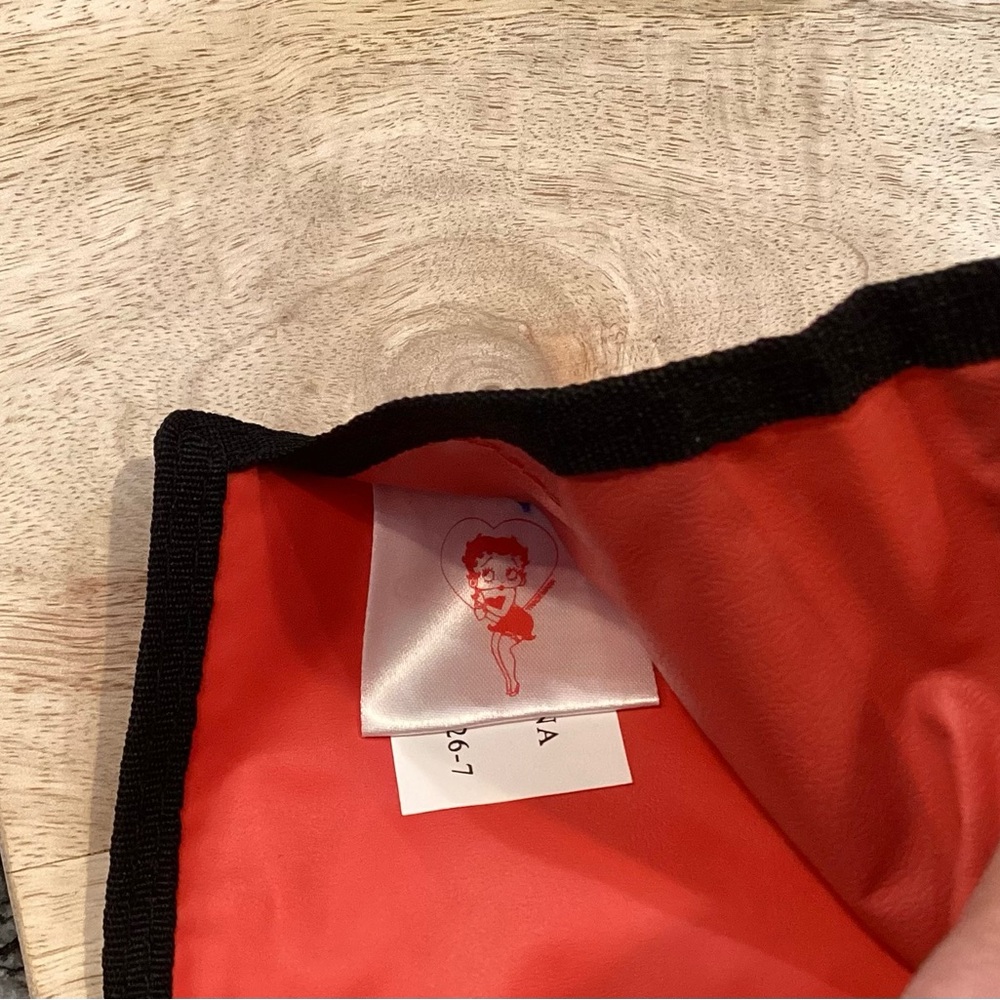 🔴 Vintage - NWT - Betty Boop 2005 Bi-Fold Wallet - Never Used - Rare - Picture 7 of 8